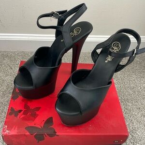 Like new Pleaser Dance shoes